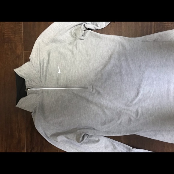 Nike athletic top! - Picture 3 of 3